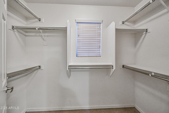 Building Photo - 41708 N Parker Ct
