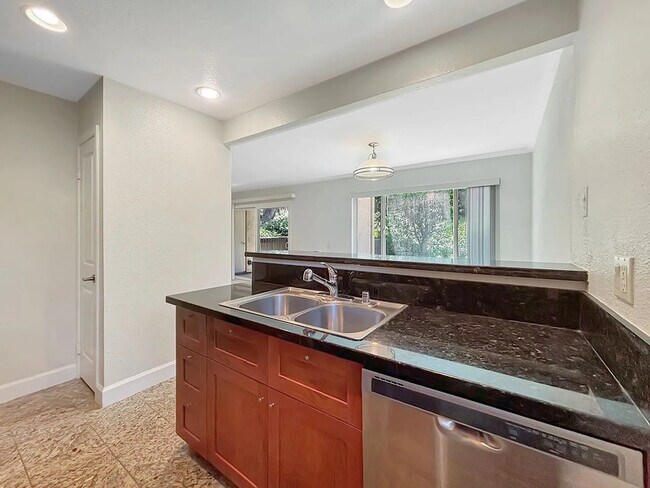 Building Photo - 8503 Villa La Jolla Dr