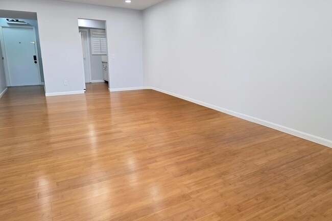 Building Photo - 2461 SW 82nd Ave