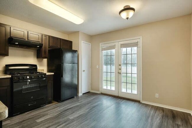 Building Photo - 244 Langely