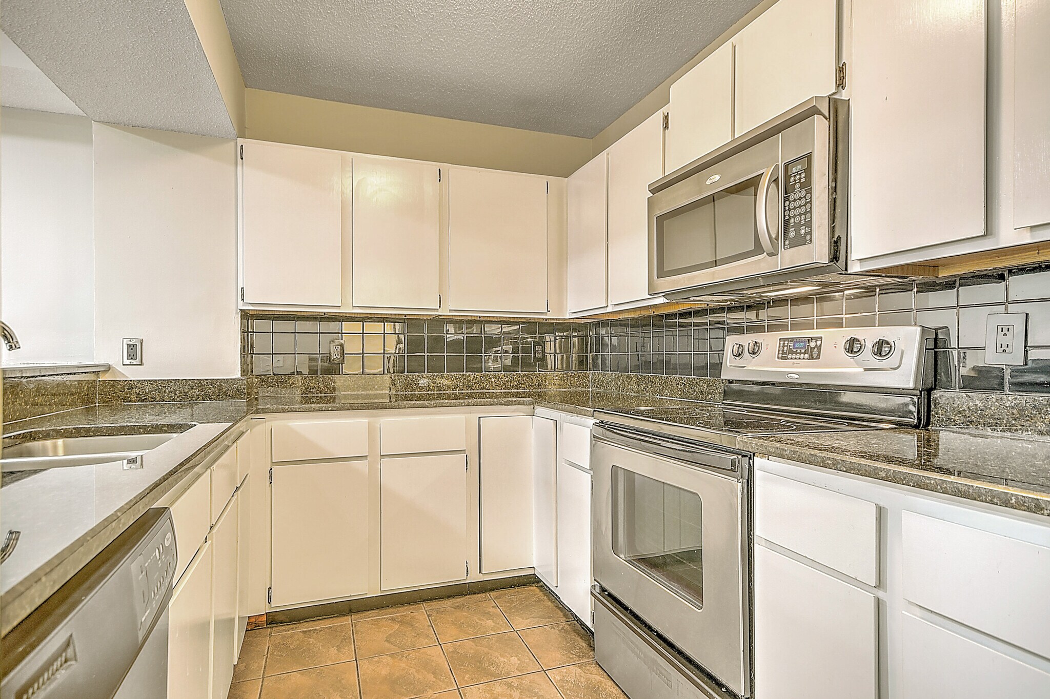 Building Photo - 109 Beechnut St