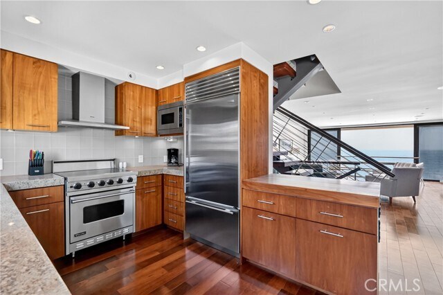 Building Photo - 102 Blue Lagoon