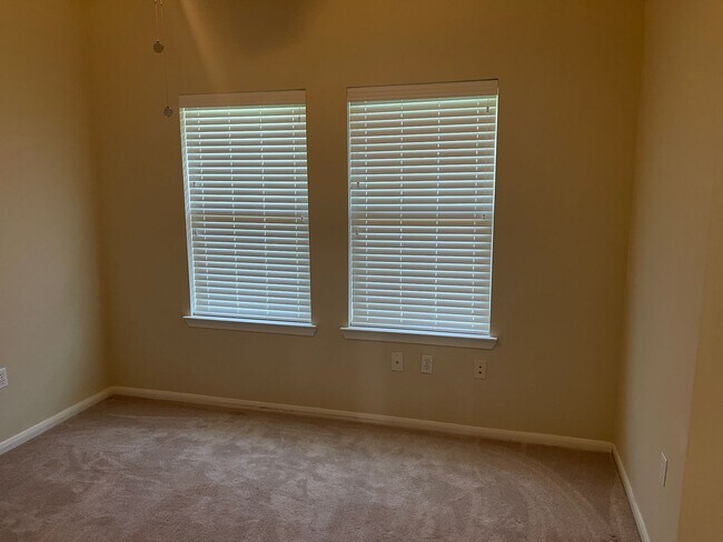 Building Photo - College Station - 4 Bedroom / 2.5 Bath / 2...