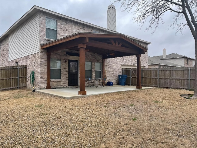 Building Photo - 1713 Cliffbrook Dr