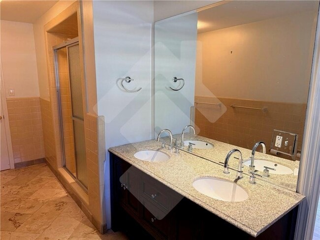 Building Photo - 140 Spring Dr