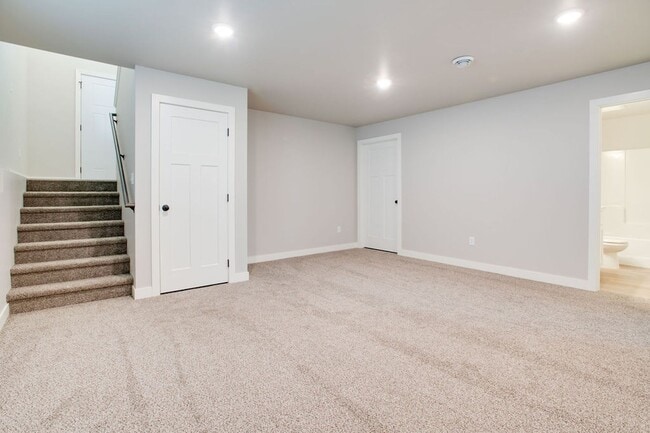 Building Photo - Modern 4-Bedroom Home in Moorhead