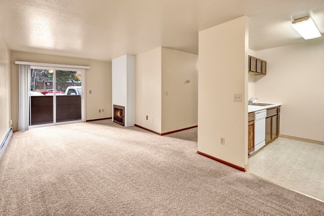 Building Photo - Ladera Villa