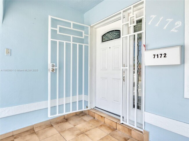 Building Photo - 7172 SW 22nd St