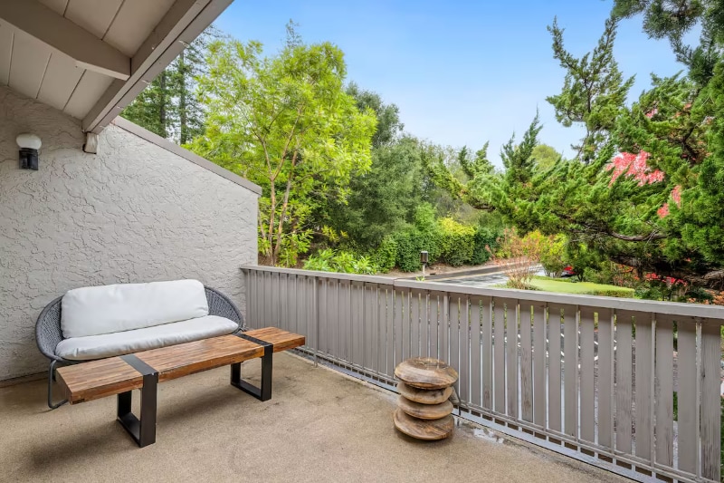 Building Photo - 140 Sand Hill Cir