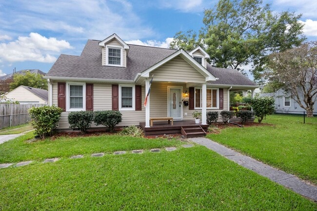 Primary Photo - Beautifully Updated 4-Bedroom Home in Norf...