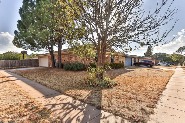 Building Photo - Stylish 3-Bedroom Home on a Corner Lot