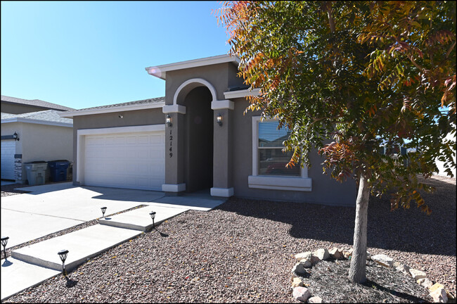 Building Photo - 12149 Mesquite Thorn Dr