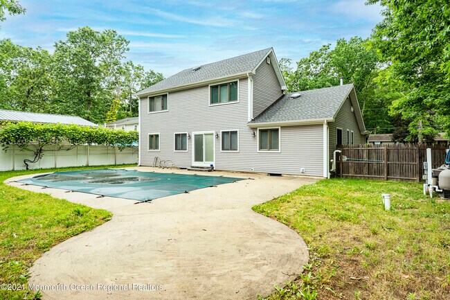 Building Photo - 16 Cypress Ave