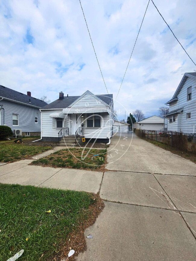 Building Photo - Spacious & Updated 3-Bedroom Home in East Toledo – Birmingham Neighborhood