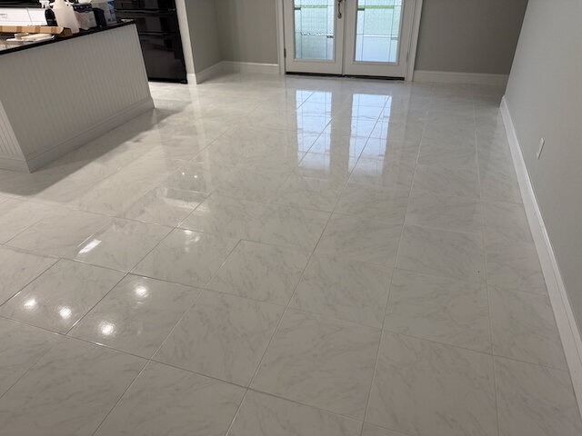 Building Photo - For Rent with Lawn and Pool Service Included!