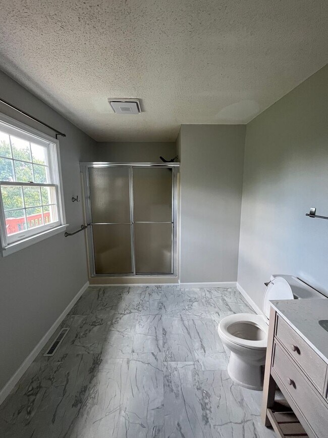 Building Photo - Beautiful 3 Bedroom house in Fishersville ...