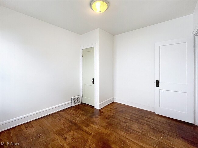 Building Photo - 2683 Hampshire Rd