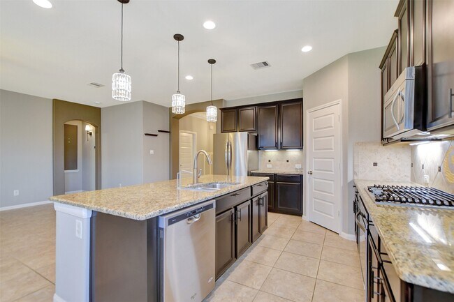 Building Photo - 18226 Russett Green Dr