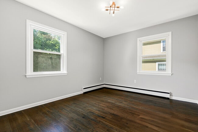 Building Photo - 125 Whittier Dr
