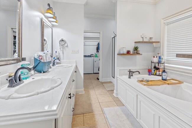 Building Photo - 4108 Linda Ln