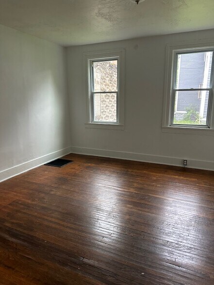 Building Photo - 139 Spencer St