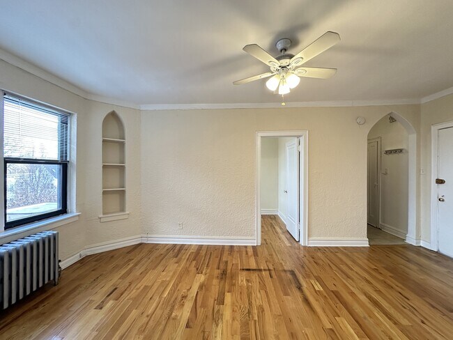 Building Photo - 4834 N Damen Ave