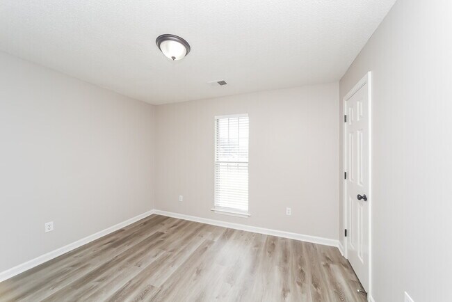 Building Photo - 6476 Farley Dr E