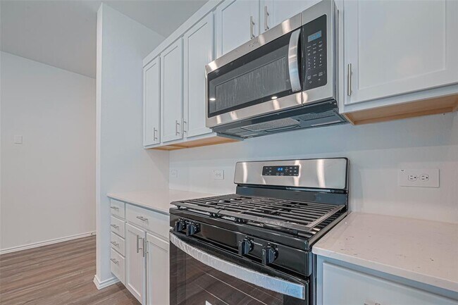 Building Photo - 27306 Sunterra Village Dr
