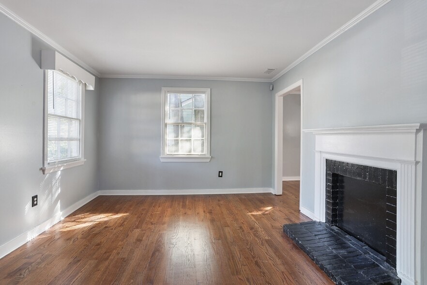 Building Photo - 1923 New Mexico St