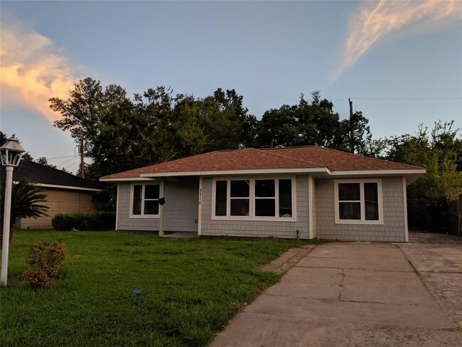 Building Photo - 3710 Zephyr St