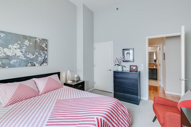 Building Photo - 1425 Locust St