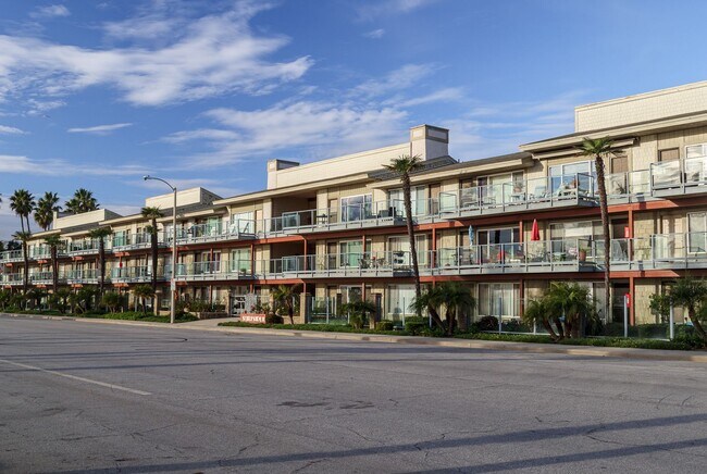 Building Photo - Port Hueneme | Surfside ll | 1 Bed + 1 Bath | Ocean Views | Gated Community | Unfurnished