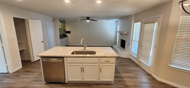 Building Photo - 716 Violet Ct