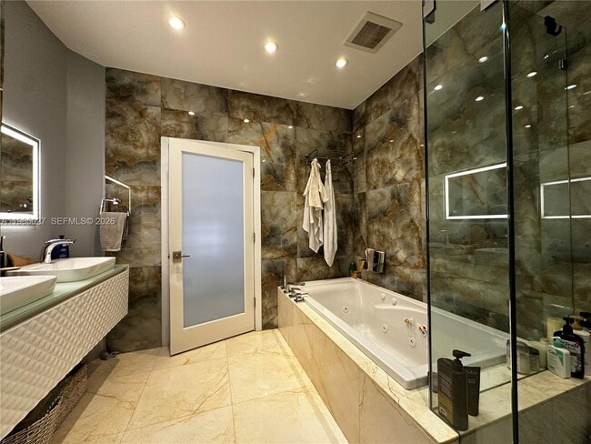 Building Photo - 8371 SW 124th Ave.