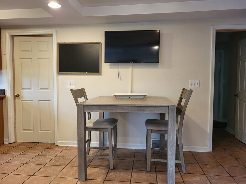 Dining Area - 3804 Samuel Ave