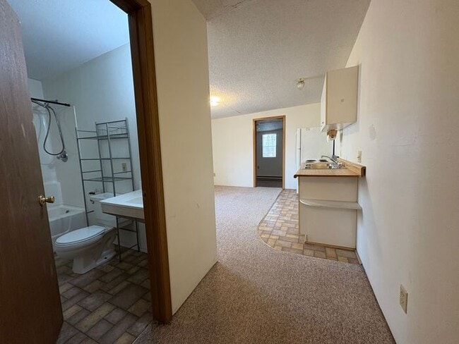 Building Photo - $850 | 1 Bedroom, 1 Bathroom Apartment | Pet Friendly | Available for an Immediate Move In!