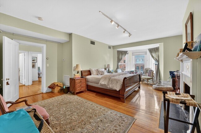 Building Photo - 290 Beacon St