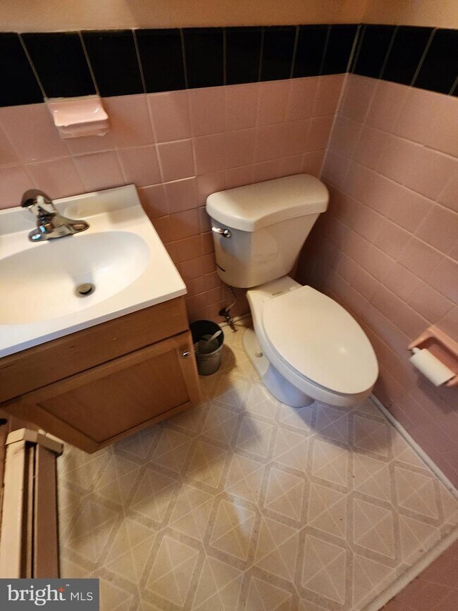 Building Photo - 17158 Ferry Dock Rd