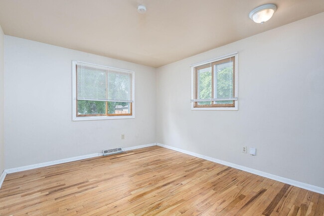 Building Photo - 771 4th Ave