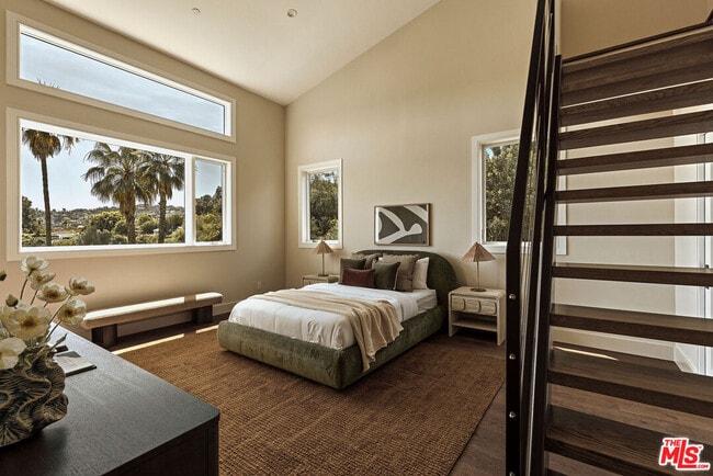 Building Photo - 16838 Oak View Dr
