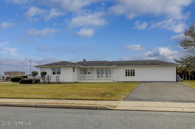 Building Photo - 8 Pullman Ave