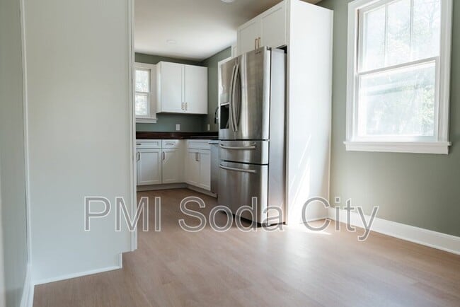 Building Photo - 332 Guilford St