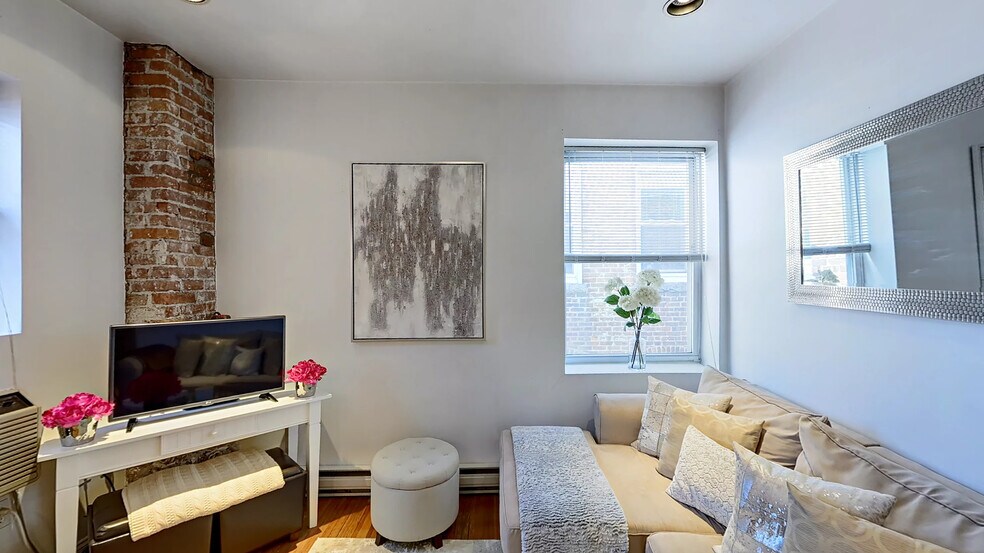 Building Photo - 91 Prince St