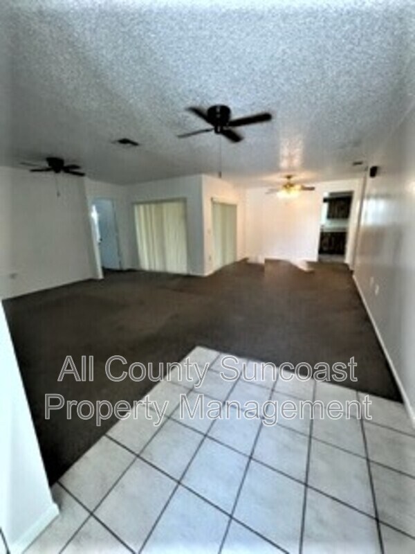 Building Photo - 2925 Pinellas Point Dr S