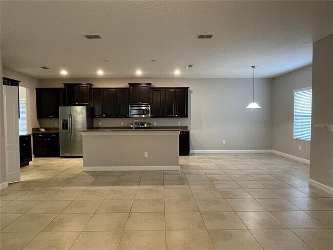 Building Photo - 15168 Evergreen Oak Loop