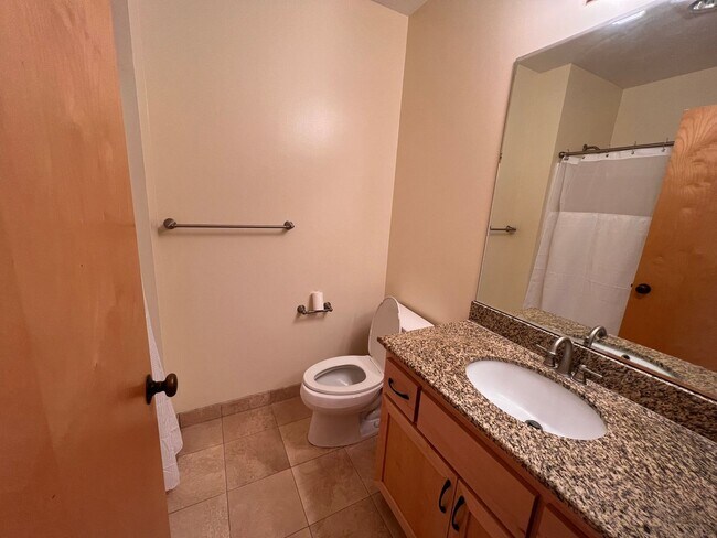 Building Photo - Historic Lincoln School Condo in downtown Eugene