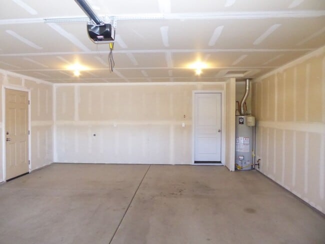 Building Photo - 21144 Darnel Ave