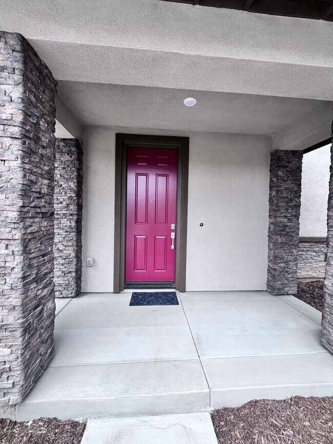 Building Photo - ***NEW BUILD IN LOMA LINDA***