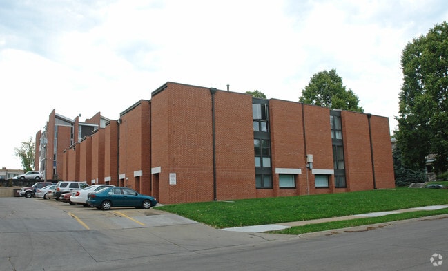 Building Photo - Cromwell