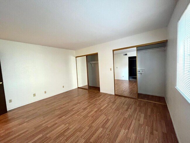 Building Photo - 4964 Newport Cove Dr